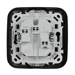 FLITE Розетка 2-местная с заземлением без защитных шторок 16А в сборе РС12-0-А-ФлЧ черный IEK