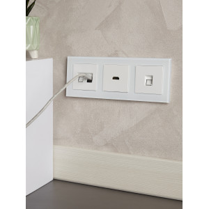 BRITE Рамка 3-местная РУ-3-2-Бр стекло белый матовый IEK