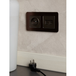 BRITE Розетка 1-местная без заземления без защитных шторок 10А РС10-1-0-БрТБ темная бронза IEK