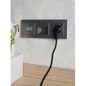BRITE Розетка 1-местная с заземлением с защитными шторками 16А с USB AC 18Вт РЮш11-1-БрС сталь IEK