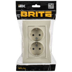 BRITE Розетка 2-местная с заземлением с защитными шторками плоская 16А в сборе РСшПл12-3-БрКр бежевый IEK