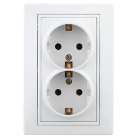 Розетка 2-м СП Plano 1-205-01 16А IP20 250В 2х2P+E Schuko бел. Intro Б0053915