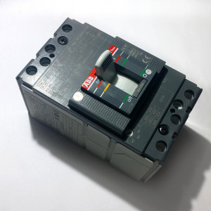 T1B 160 TMD 16-630 3p F FC Cu (1x70mm2)  16kA Автоматический выключатель 1SDA050870R1