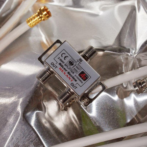 Делитель ТВ краб х2+3шт F BOX 5-1000 МГц Silver Rexant 05-6101