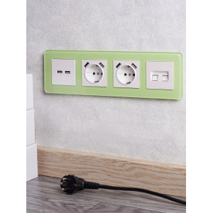 BRITE Розетка 1-местная с заземлением с защитными шторками 16А с USB AA 5В 3,1А РЮш10-2-БрЖ жемчуг IEK