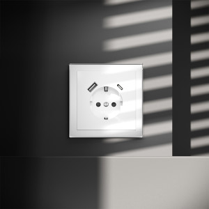 Розетка встраиваемая VOLTUM S70 с заземлением и защитными шторками, 16А, с USB, AС, белый глянцевы