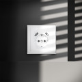 Розетка встраиваемая VOLTUM S70 с заземлением и защитными шторками, 16А, с USB, AA, белый глянцевы
