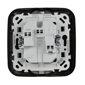 FLITE Розетка 2-местная с заземлением с защитными шторками 16А в сборе РСш12-0-А-ФлЧ черный IEK