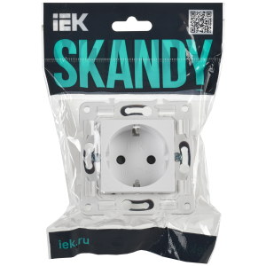 SKANDY Розетка с заземлением с защитными шторками 16А безвинтовое крепление SK-R06W арктический белый IEK