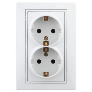 Розетка двойная Plano 1-205-01 16А IP20 250В 2х2P+E Schuko белый Intro Б0027615