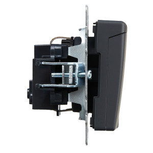 BRITE Розетка 1-местная с заземлением с защитными шторками и крышкой 16А IP20 РСбш10-3-БрГ графит IEK