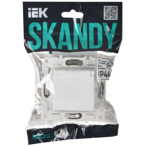 SKANDY Розетка 1-местная с заземлением с защитными шторками и крышкой 16А IP44 SK-R11W арктический белый IEK