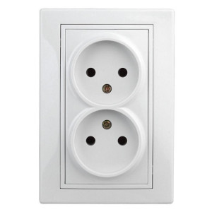 Розетка двойная Plano 1-204-01 16А IP20 250В 2х2P белый Intro Б0027613