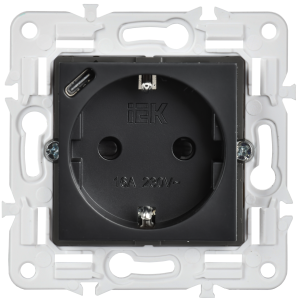 SKANDY Розетка с заземлением с защитными шторками 16А с USB C 18Вт SK-R17Bl черный IEK