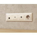 MA312010 Комплект механизма компьютерной розетки ALFA Бежевый глянец RJ-458P8C CAT6 с шторкой QUANT AP3120, VM188 AMBRELLA VOLT