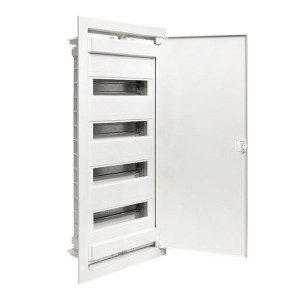 Встраиваемый силовой щит Nova 48 мод. 4 габ. с металл. дверью IP40 Proxima