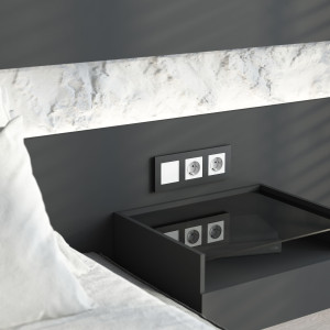 W0033108/ Рамка на 3 поста Senso (черный, стекло soft-touch)
