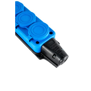 Розетка (колодка) трехместная с крышкам каучук 2P+PE 250V 16А IP54 синяя DYNEL