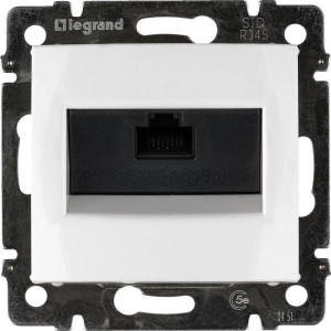 VALENA Розетка компьютерная RJ45х1 UTP белая