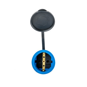 Розетка переносная с крышкой каучук 2P+PE 250V 16А IP54 синяя DYNEL